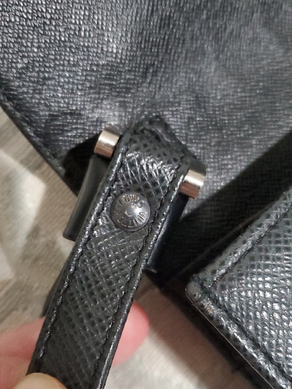 Louis Vuitton Taiga Leather Selenga Clutch with Silver-Tone Lock - Picture 6 of 17